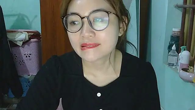 Snapshot of Uhem112 chatting on November 1, 1:29 am Uhem112 online show from November 1, 1:29 am