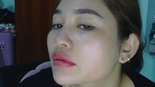 Snapshot of Uhem112 chatting on November 10, 1:32 pm Uhem112 online show from November 10, 1:32 pm