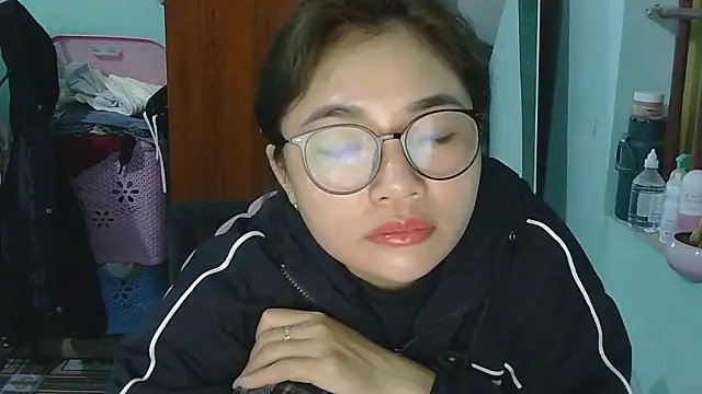 Snapshot of Uhem112 chatting on November 20, 12:49 pm Uhem112 online show from November 20, 12:49 pm