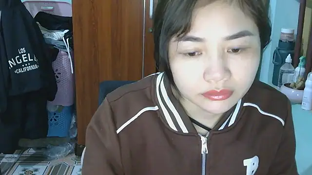 Snapshot of Uhem112 chatting on November 24, 1:11 pm Uhem112 online show from November 24, 1:11 pm