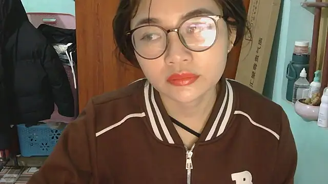 Snapshot of Uhem112 chatting on November 25, 1:16 am Uhem112 online show from November 25, 1:16 am