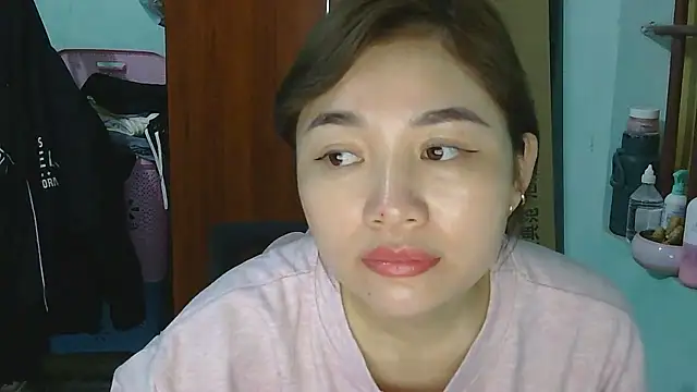 Snapshot of Uhem112 chatting on November 29, 2:20 pm Uhem112 online show from November 29, 2:20 pm