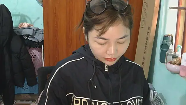 Uhem112 online show from December 17, 12:49 am