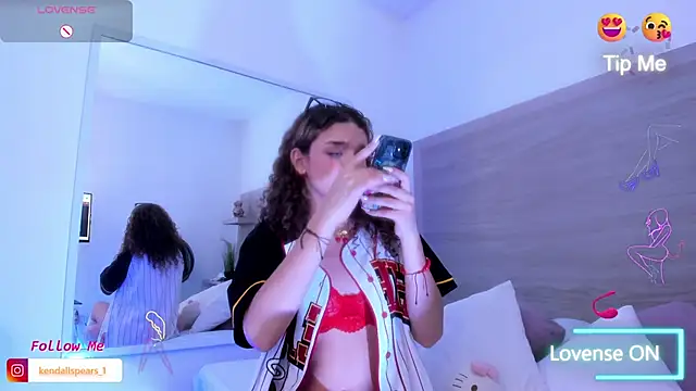 Kylie Cross online show from September 10, 6:46 am