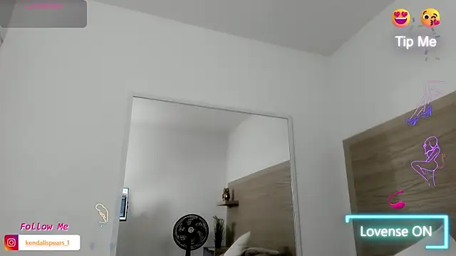 Kylie Cross online show from September 19, 4:03 am