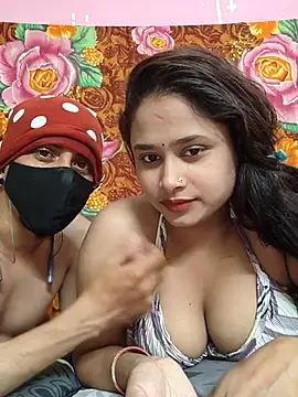Snapshot of Seducing_couple chatting on April 24, 4:48 am Seducing couple online show from April 24, 4:48 am