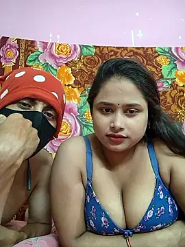 Snapshot of Seducing_couple chatting on June 13, 6:17 pm Seducing couple online show from June 13, 6:17 pm