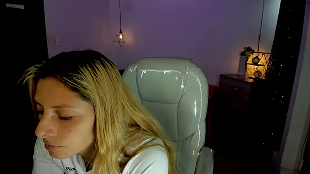 Snapshot of Jennaa_Cooper chatting on October 9, 8:07 pm Jennaa Cooper online show from October 9, 8:07 pm
