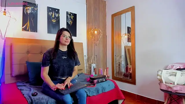  samanthaa foxx online show from November 6, 10:49 am