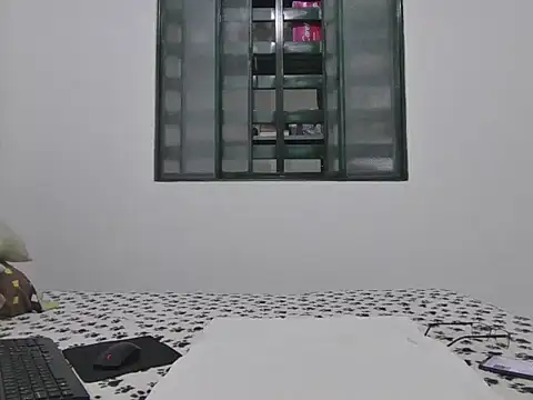 Snapshot of skinnylatino51 chatting on September 29, 12:49 am skinnylatino51 online show from September 29, 12:49 am