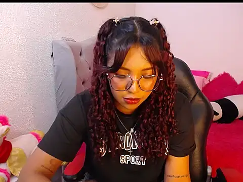 warisg   online show from March 8, 9:40 pm