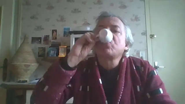 Snapshot of gegevincent chatting on February 5, 11:59 am gegevincent online show from February 5, 11:59 am