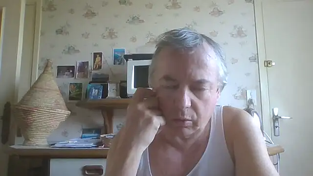 Snapshot of gegevincent chatting on March 27, 1:22 pm gegevincent online show from March 27, 1:22 pm