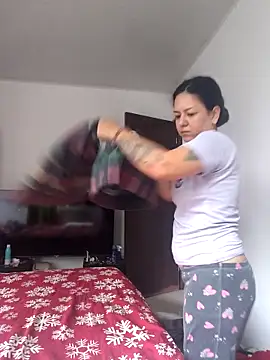 Snapshot of Abbyjoness21 chatting on September 15, 1:11 pm Abbyjoness21 online show from September 15, 1:11 pm