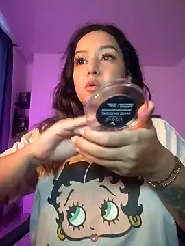 Snapshot of Abbyjoness21 chatting on September 20, 9:38 pm Abbyjoness21 online show from September 20, 9:38 pm