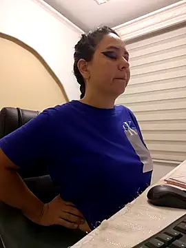 Snapshot of Abbyjoness21 chatting on October 24, 10:28 pm Abbyjoness21 online show from October 24, 10:28 pm