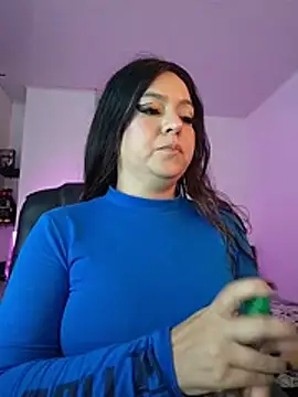 Snapshot of Abbyjoness21 chatting on December 17, 7:20 pm Abbyjoness21 online show from December 17, 7:20 pm