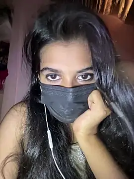 umairahaasan 1 online show from April 15, 10:22 am