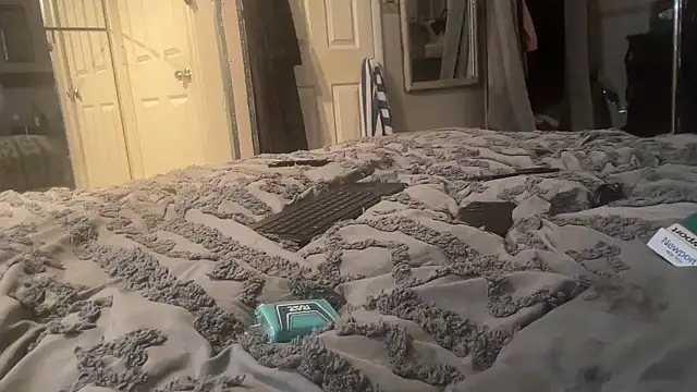 Snapshot of sexyred77713 chatting on March 14, 3:12 am sexyred77713 online show from March 14, 3:12 am