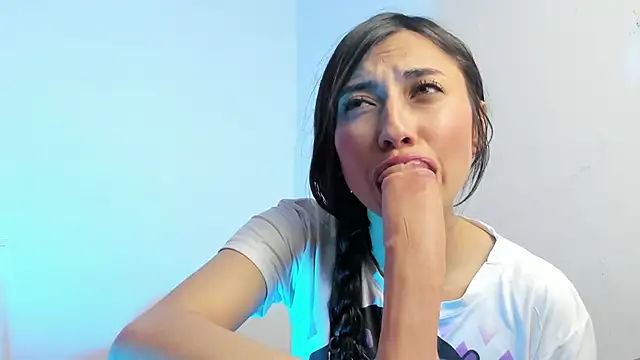 Alanaloiiss  online show from September 14, 5:50 am