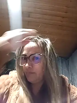 Snapshot of dirty_lady17 chatting on March 20, 1:32 am dirty lady17 online show from March 20, 1:32 am