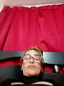 Snapshot of dirty_lady17 chatting on July 31, 1:05 am dirty lady17 online show from July 31, 1:05 am