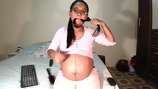 indiansweetflava online show from April 21, 4:41 am