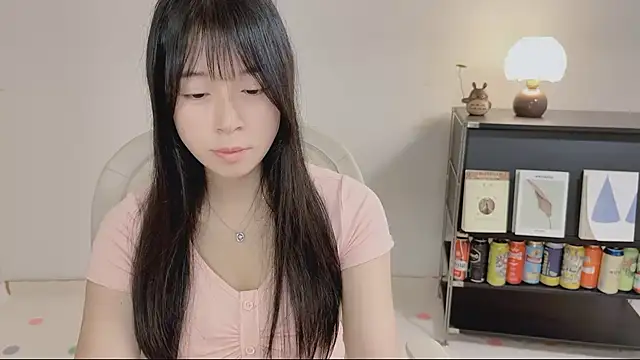 Snapshot of Onechestnut chatting on May 13, 5:05 am Onechestnut online show from May 13, 5:05 am