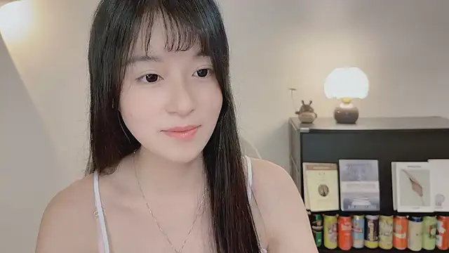 Snapshot of Onechestnut chatting on May 29, 9:07 am Onechestnut online show from May 29, 9:07 am