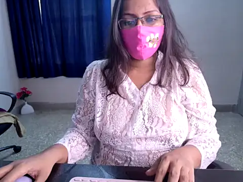 Snapshot of Anjalistar chatting on October 7, 5:26 am Anjalistar online show from October 7, 5:26 am