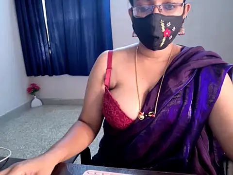 Snapshot of Anjalistar chatting on November 2, 3:20 am Anjalistar online show from November 2, 3:20 am