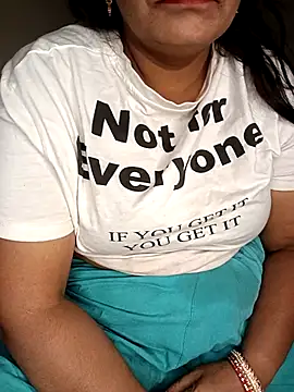 Snapshot of Heart-Kavya chatting on December 14, 3:01 am Heart-Kavya online show from December 14, 3:01 am