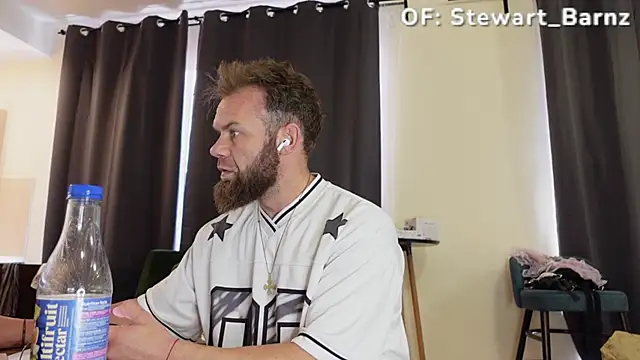 Stewart Barnz online show from May 5, 9:39 am
