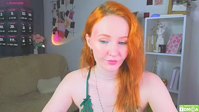 JoyceJones online show from October 14, 7:36 pm