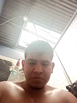 Snapshot of Oscariin96 chatting on April 27, 1:20 pm Oscariin96 online show from April 27, 1:20 pm