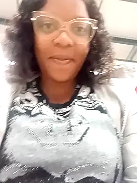 Snapshot of SexyMellon chatting on October 4, 8:34 am SexyMellon online show from October 4, 8:34 am
