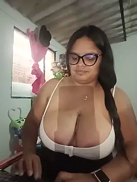 Snapshot of luluboobs9 chatting on June 10, 8:19 pm luluboobs9 online show from June 10, 8:19 pm