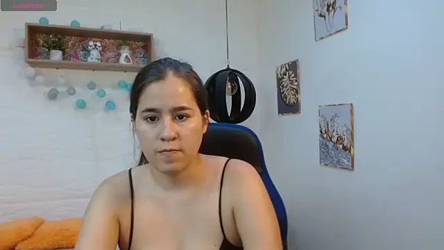 Snapshot of tulunaroja chatting on October 9, 8:18 pm tulunaroja online show from October 9, 8:18 pm