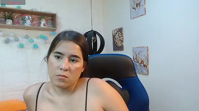 Snapshot of tulunaroja chatting on October 10, 8:52 pm tulunaroja online show from October 10, 8:52 pm