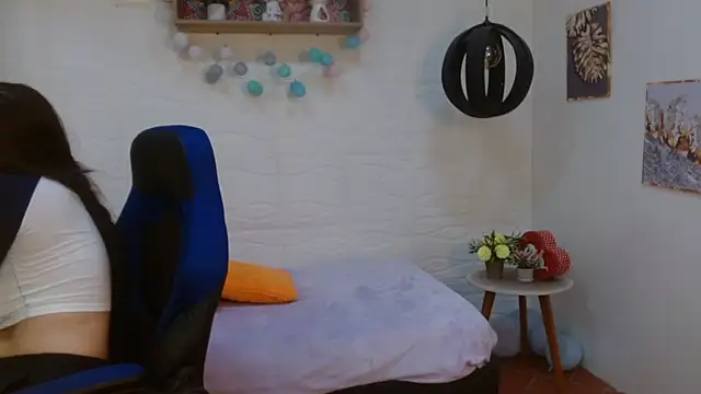 Snapshot of tulunaroja chatting on October 14, 8:53 pm tulunaroja online show from October 14, 8:53 pm