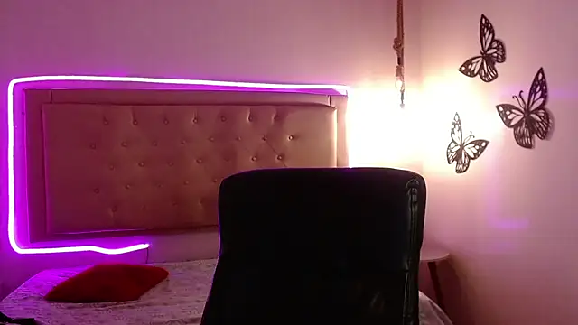 Snapshot of tulunaroja chatting on October 20, 8:31 pm tulunaroja online show from October 20, 8:31 pm