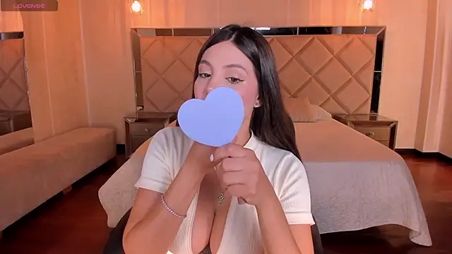 MeganScott online show from June 27, 11:15 am