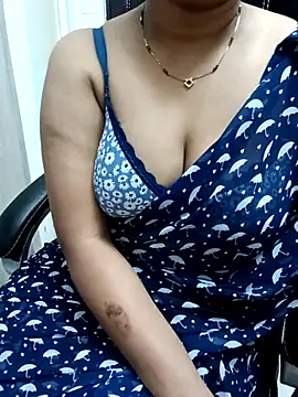 Snapshot of Anushka134 chatting on October 13, 5:24 pm Anushka134 online show from October 13, 5:24 pm