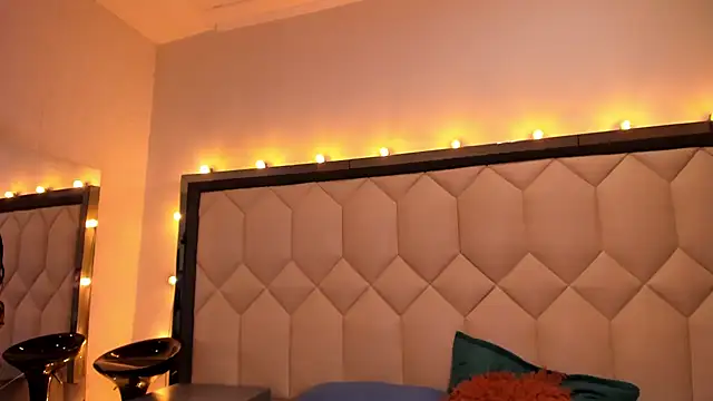 Scarletbigbug online show from September 17, 6:42 pm