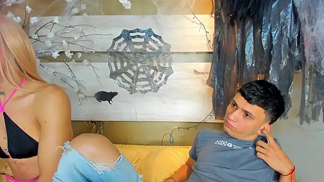 NaughtySweetss online show from October 27, 9:46 am