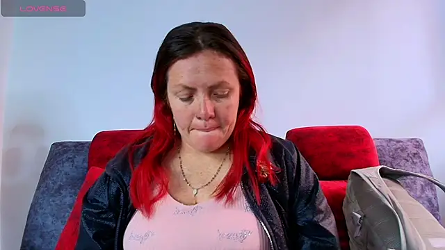 carolinhe  online show from September 12, 8:53 pm