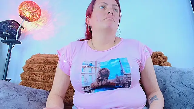 carolinhe  online show from November 11, 8:09 pm