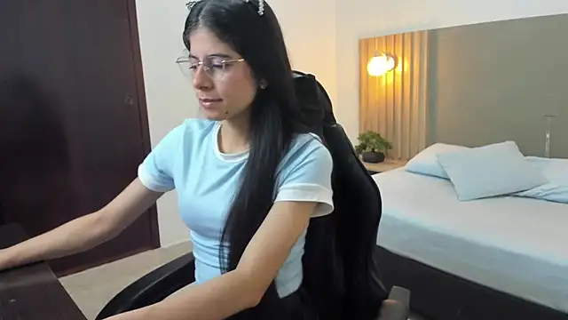 carlina 15 online show from September 9, 12:26 pm