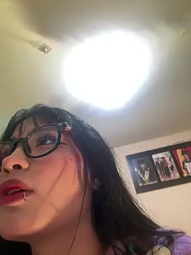 Snapshot of Alysson_cb chatting on February 3, 2:21 am Alysson cb online show from February 3, 2:21 am