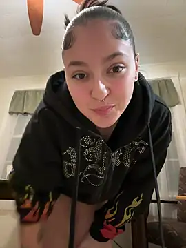 babykalirose online show from February 2, 2:32 am